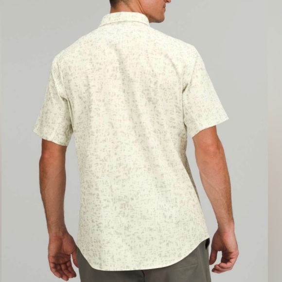 NWOT Lululemon Airing Easy Short Sleeve Shirt - Picture 3 of 6